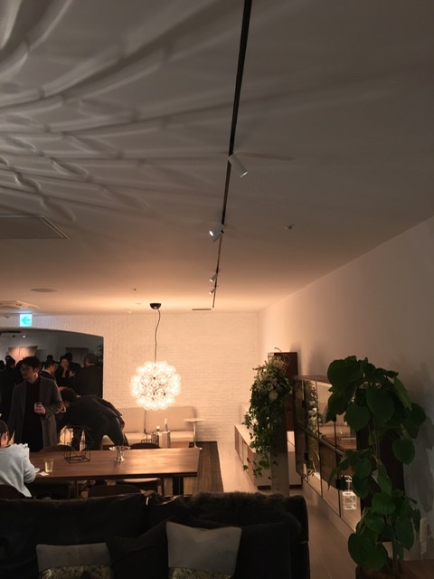 The Tracking Magnet designed by FLOS Architectural、MASTERWAL Ginza