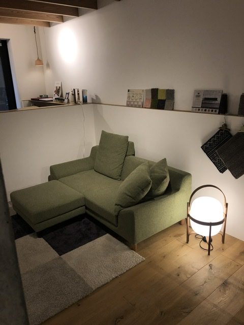 HAREM中目黒店、設計ひとともり、ロースタイルソファ、LOHAS SOFA