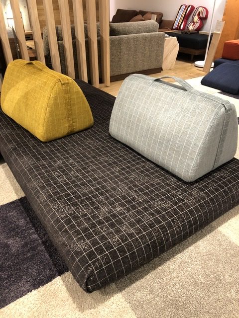 HAREM中目黒店、設計ひとともり、ロースタイルソファ、CARRY SOFA