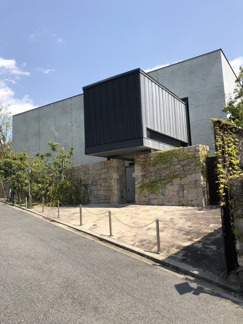 白鶴美術館新館、神戸市東灘区住吉山手、住吉川沿い、散策