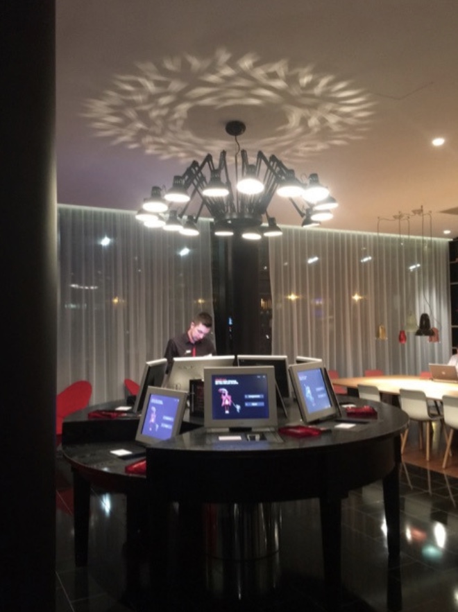 citizenM Paris Charles de Gaulle Airport hotel、パリ、シャルルドゴール空港、ホテル