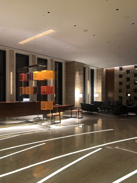 インターコンチネンタルホテル大阪 InterContinental Osaka ロビー アクリル照明