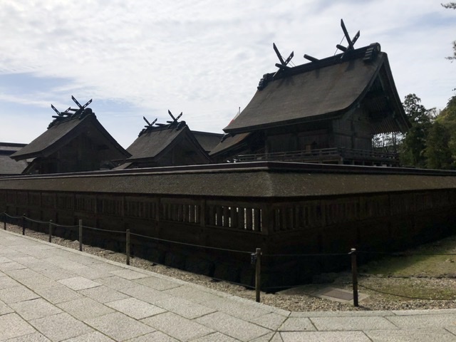 出雲大社 島根県 日本の聖地 高床式 参道 一泊旅行