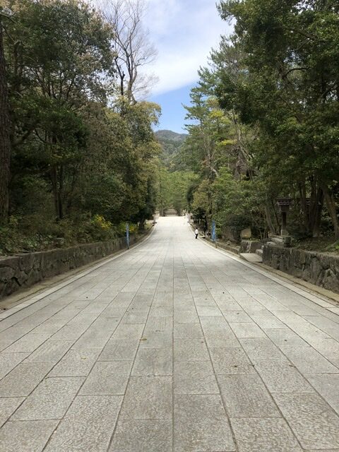 出雲大社 島根県 日本の聖地 高床式 参道 一泊旅行